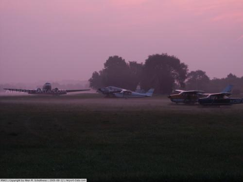 Hook Field Muni Airport picture