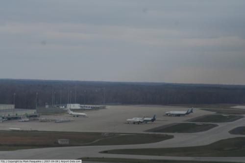 Toledo Express Airport picture