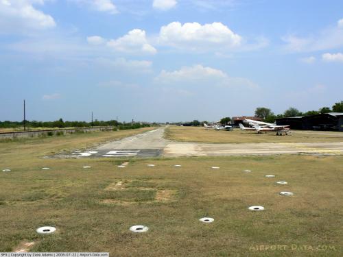 Sycamore Strip Airport picture