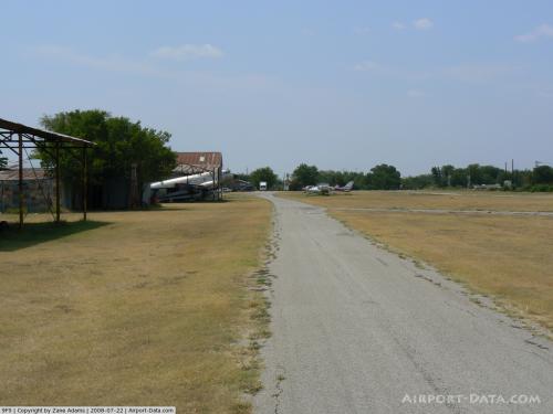 Sycamore Strip Airport picture
