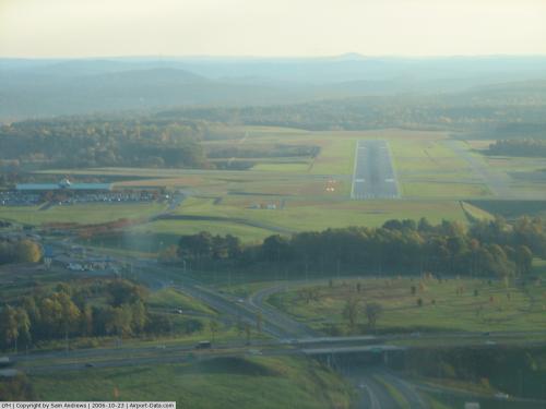 Lynchburg Rgnl/preston Glenn Fld Airport picture