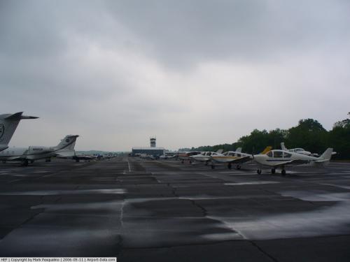 Manassas Rgnl/harry P. Davis Field Airport picture