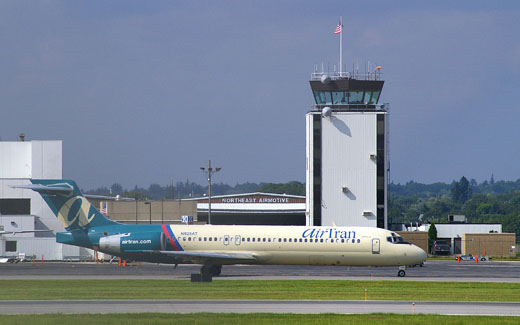 
AirTran Boeing 717.