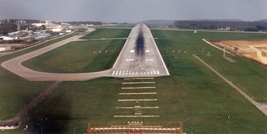 
Landing on runway 06