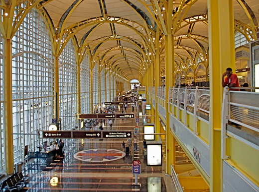 
The main hall connecting Terminals B and C.
