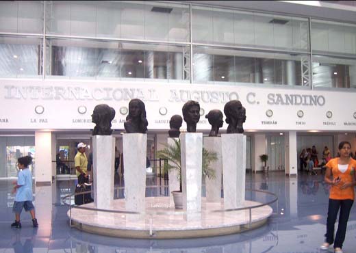 
Sculptures in the center of the waiting lobby.