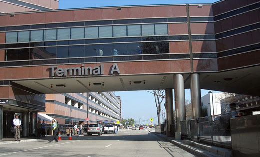 
Walkway that connects parking garage (left) to Terminal A proper (right).