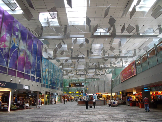 
Shops lined along the transit area in Terminal 3