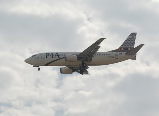 
Pakistan International Airlines 737-300 landing at Allama Iqbal International Airport, Lahore