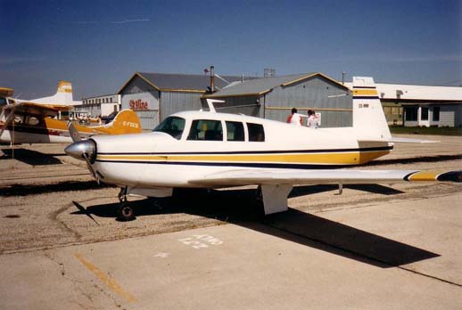 
A Mooney M20F Executive in Gimli, Manitoba, May 1987