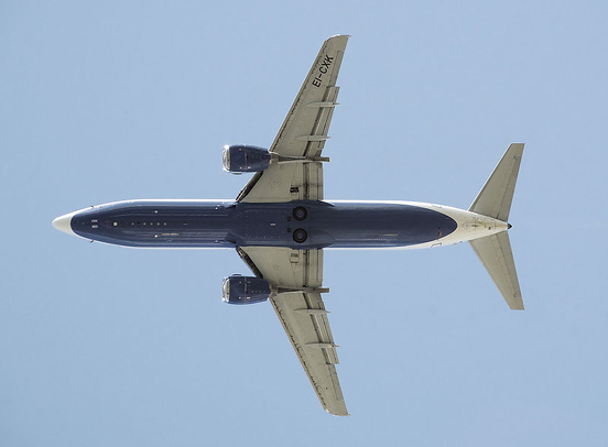 
Transaero 737-400 in planform view at takeoff