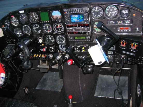 
PA-24-260B cockpit