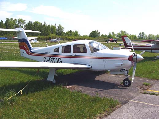 
Piper PA-28R-201 Cherokee Arrow IV with its distinctive 
