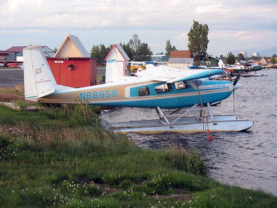 
Helio Courier H-295 on floats, Lake Hood Seaplane Base, Anchorage, AK
