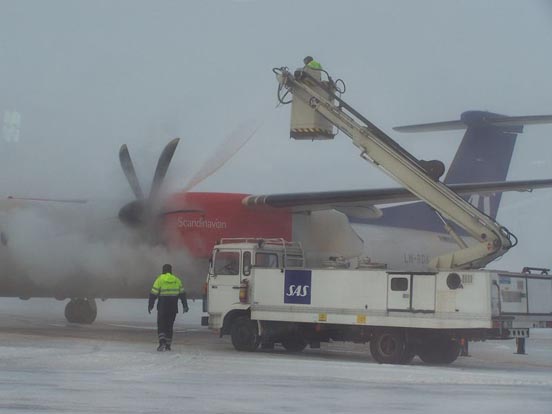 
Deicing a propeller on an SAS Q400, Växjö Airport, Sweden