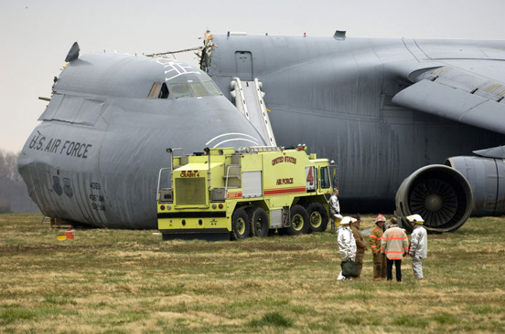 
Emergency responders at the scene of a C-5B crash at Dover AFB, Del., April 2006.