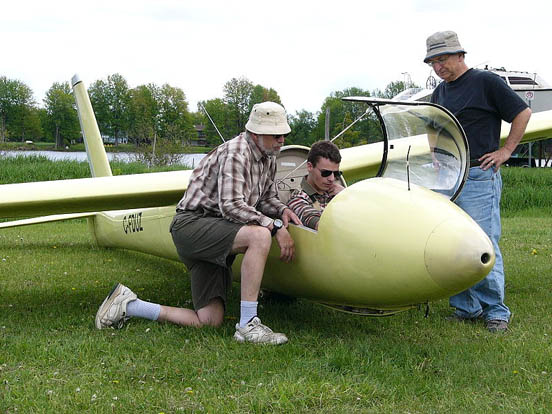 
A Canadian glider pilot is ground briefed prior to solo in a Schweizer SGS 1-34 sailplane
