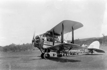 
Qantas De Havilland biplane, ca. 1930