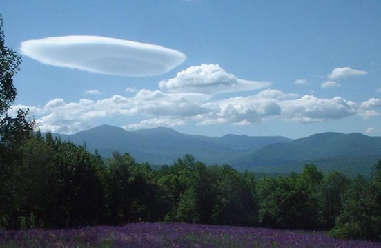 
A lenticular cloud produced by a mountain wave