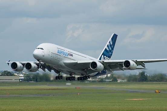 
A380 landing at the Paris Air Show