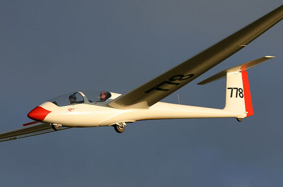 
A typical training glider, Schleicher ASK 21 just before landing