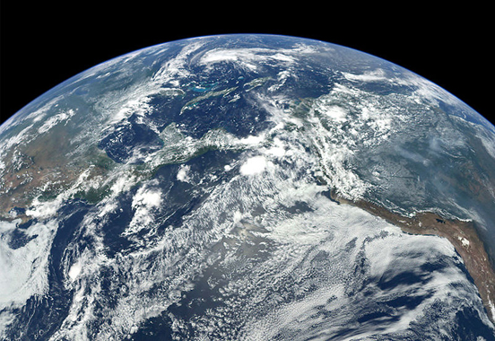 
A view of Earth from MESSENGER during its Earth swing-by.